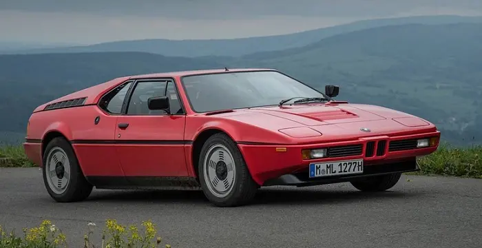 bmwm1.jpg