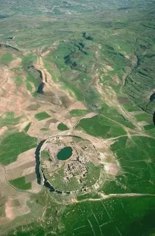 TakhtSoleyman (3).jpg