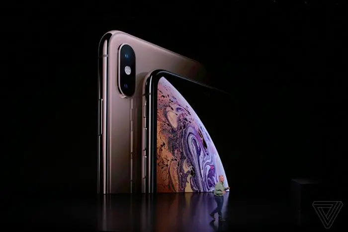 iPhoneXS1.jpg
