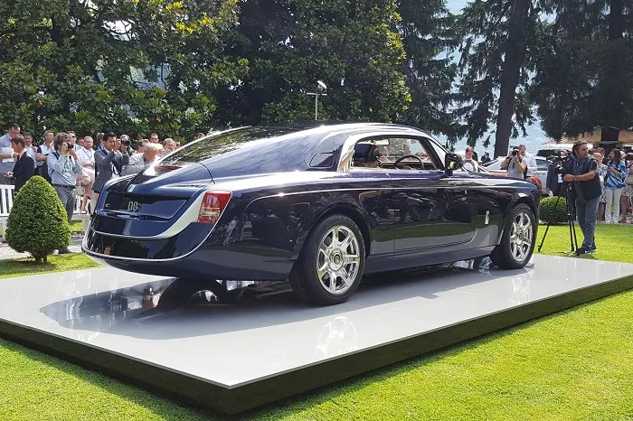 rollsroycesweptail12.jpg
