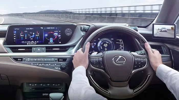 lexus44.jpg