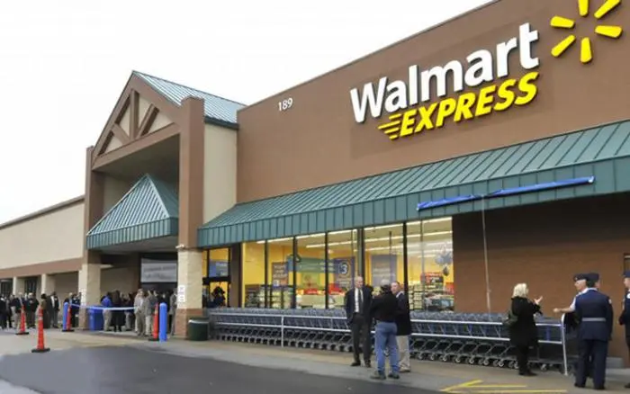 walmart589.jpg