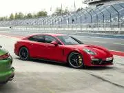 Porsche-PanameraGTS-2019-1024-01