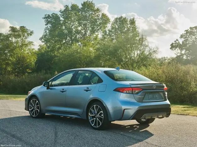 Toyota-Corolla_Sedan-2020-1024-09.jpg