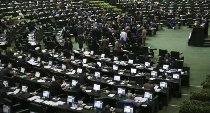 majles123.jpg