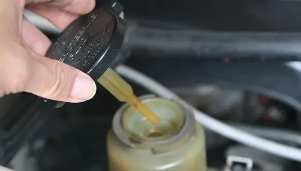 steeringfluid3.jpg