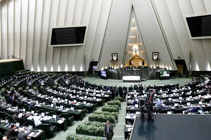 majles-1.jpg