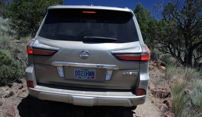 lexus14.jpg