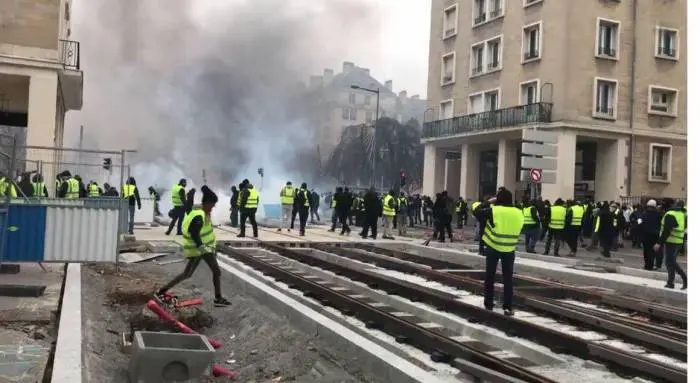 paris-fire05.jpg