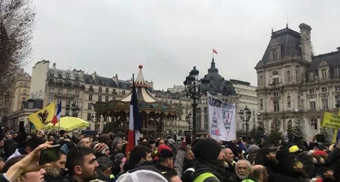 paris-fire08.jpg