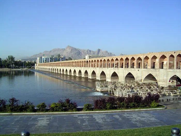 esfahan_950425.jpg