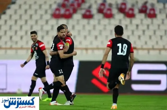 پرسپولیس از استقلال عبور می‌کند؟