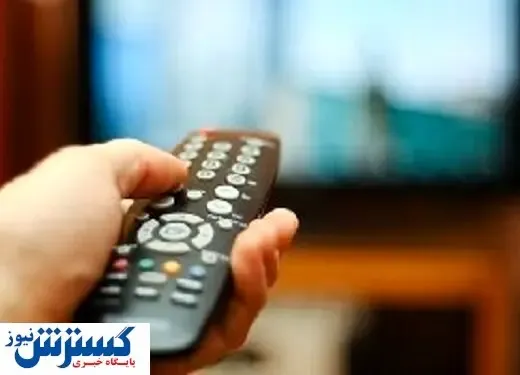 اخراج گوینده خبر به دلیل آرایش کردن روی آنتن زنده