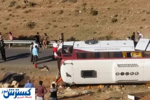 مسئولان درباره واژگونی اتوبوس خبرنگاران پاسخگو باشند
