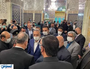مصطفی الکاظمی به زیارت امام رضا رفت + عکس