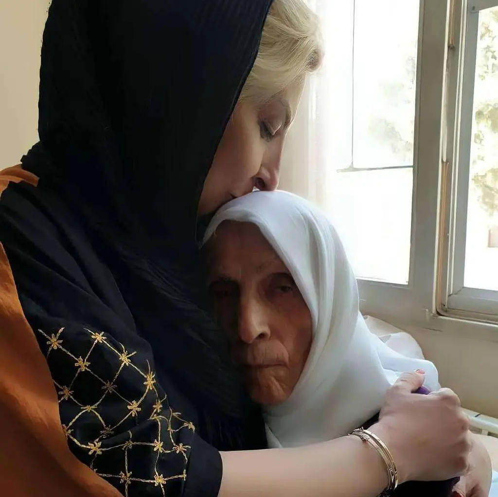 مرجانه گلچین