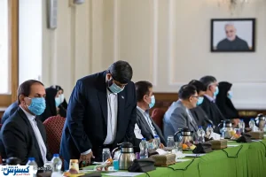 نماینده مجلس در مورد نماز خواندنش توضیح داد