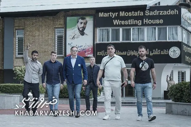 علی-دبیر