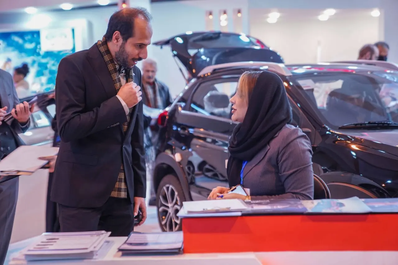 نمایشگاه-خودرو-کرمان-ام-وی-ام-۱