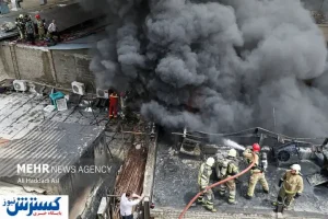 آتش انبار چسب بازار تهران هنوز شعله‌ور است!
