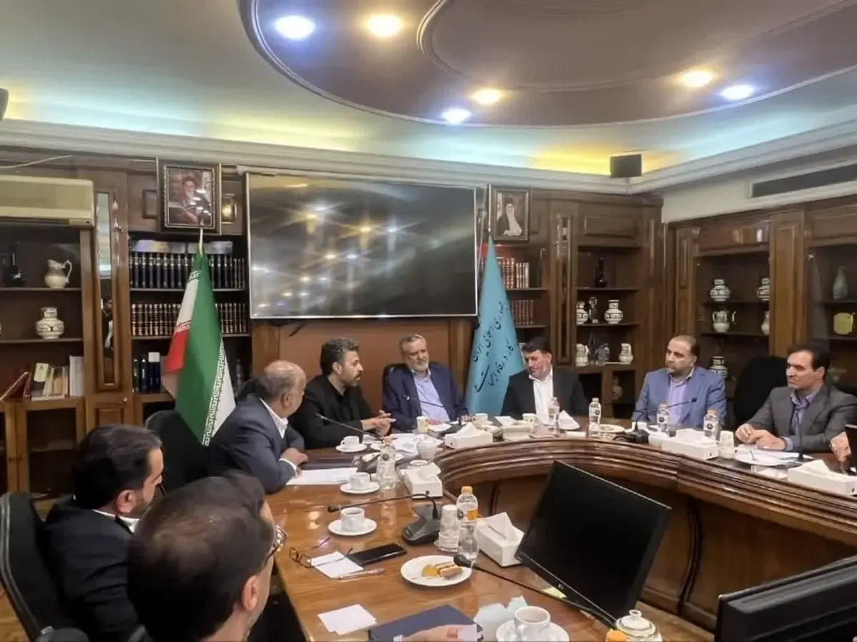 برگزاری جلسه راهبردهای توسعه شرکت سنگ آهن مرکزی ایران در دفتر وزیر