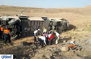 واژگونی اتوبوس در جاده ساوه ۳۰ مصدوم بر جا گذاشت