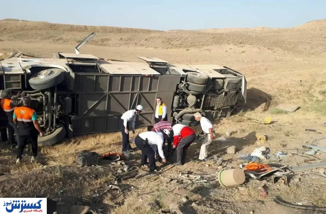 واژگونی اتوبوس در جاده ساوه ۳۰ مصدوم بر جا گذاشت