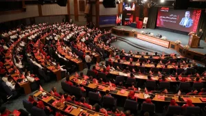 تجلیل از کارکنان شرکت آروا در همایش "با هم در مسیر موفقیت"