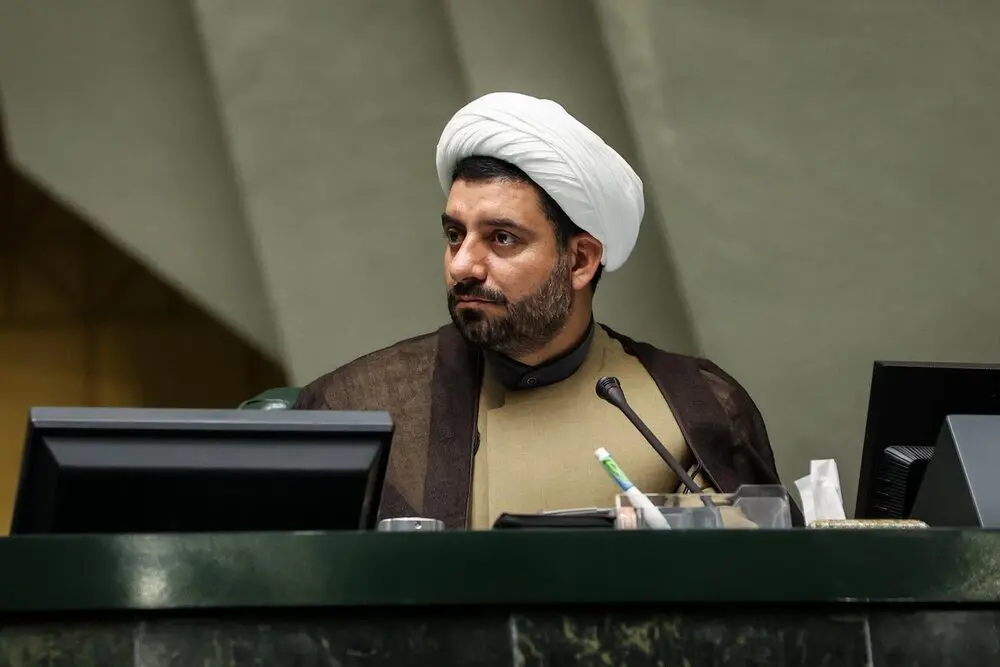 احد-آزادی-خواه