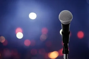 ۹ برند برتر سیستم کنفرانس جهان در سال ۱۴۰۴ | راهنمای انتخاب برای جلسات حرفه‌ای
