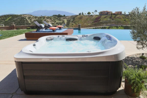 کابین دوش یا جکوزی؟ راهنمای انتخاب بهترین گزینه برای فضای کوچک خانه