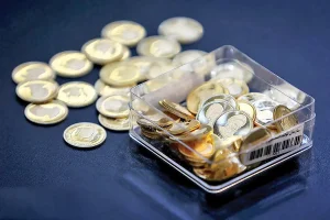 قیمت سکه به مرز دیوانه کننده ۱۳۰ میلیون تومانی نزدیک شد + جدول