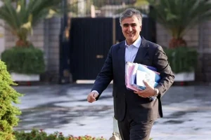 قیمت رسمی دلار را فرزین اعلام کرد
