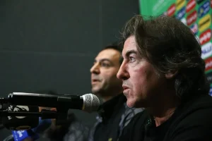 سیم خاردار استقلال خانه‌نشین شد