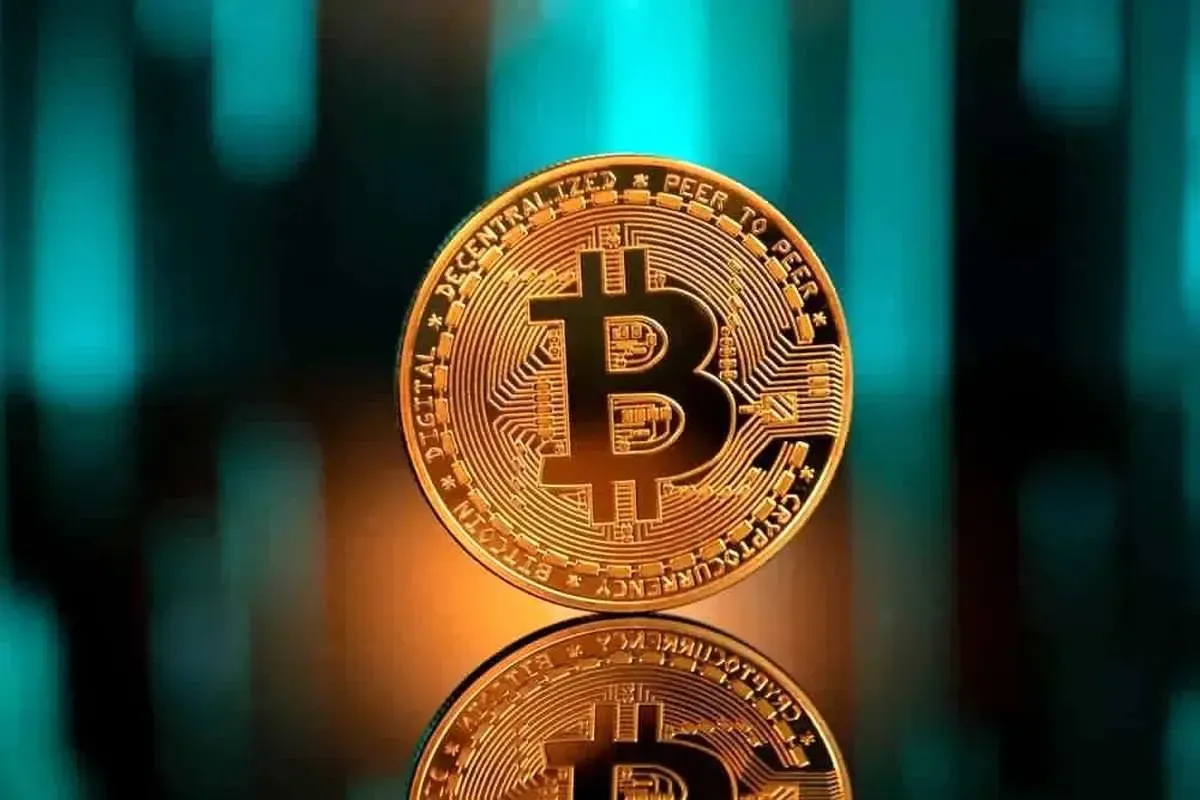 بنزین تنش بر آتش بیت کوین ؛ مرز ۹۰٬۰۰۰ دلار شکسته شد