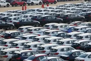 قیمت روز خودرو ۴ بهمن ۱۴۰۴ | بازار بی‌مشتری ، قیمت‌ نجومی