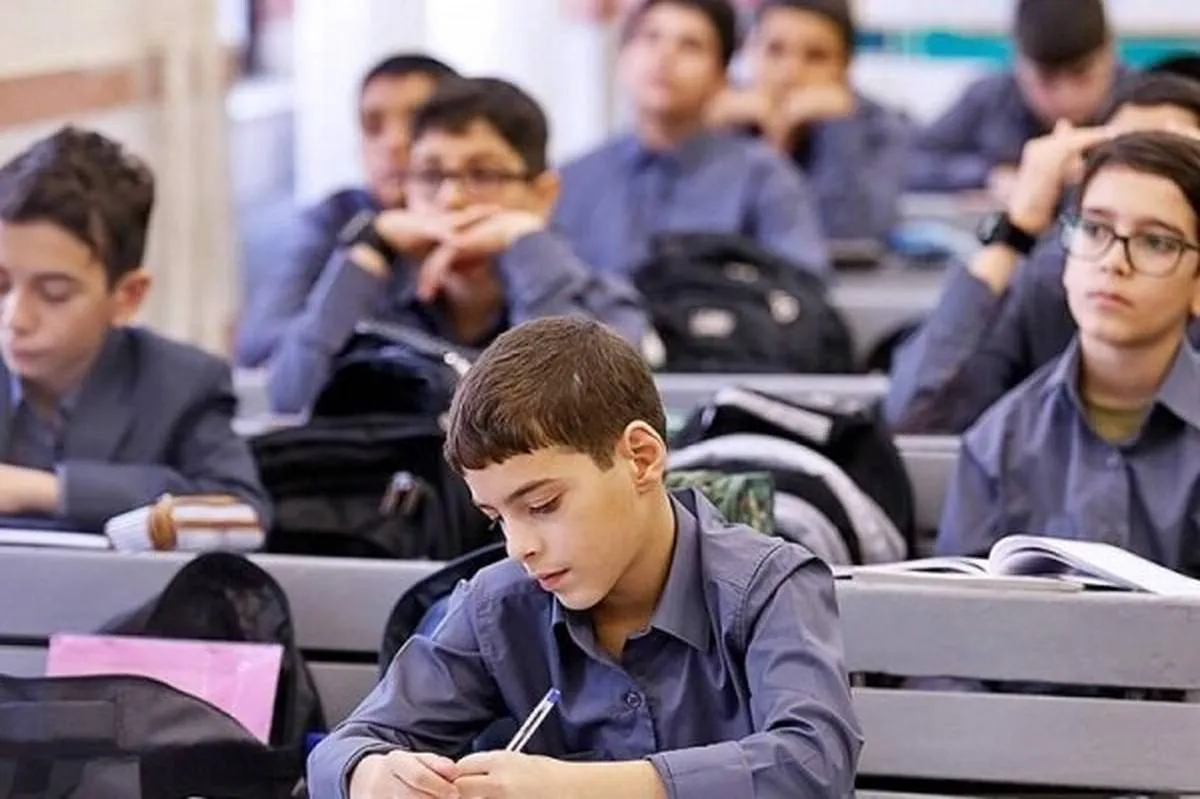خدمت رایگان دولتی برای معلمان و دانش آموزان در شرایط جنگی