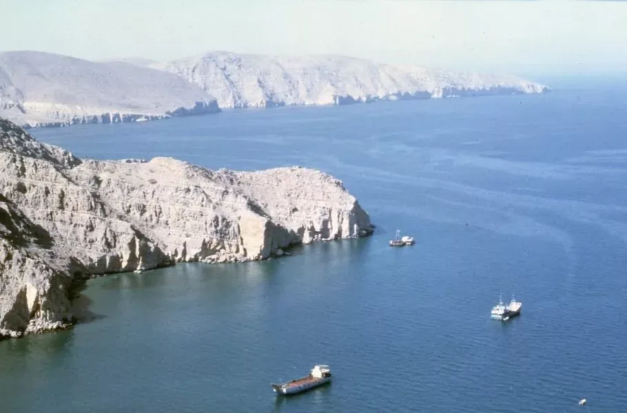 درآمد ۳۶۴ میلیون دلاری ایران از ترافیک تانکرها در تنگه هرمز