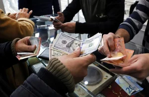 توزیع ۱۰۰۰ دلاری ارز به هر فرد بالای ۱۸ سال / این بانک هم به جمع عامل‌ها پیوست