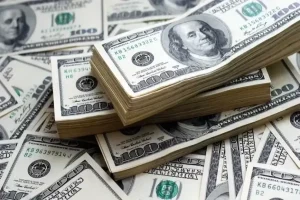 قیمت دلار آزاد امروز شنبه ۲۶ اردیبهشت / دلار ۱۸۱ هزار و ۳۹۰ تومانی شد