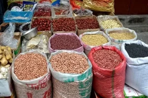 شوک جدید در بازار حبوبات / قیمت لوبیا چیتی از ۸۰۰ هزار تومان گذشت (۳۰ خرداد)
