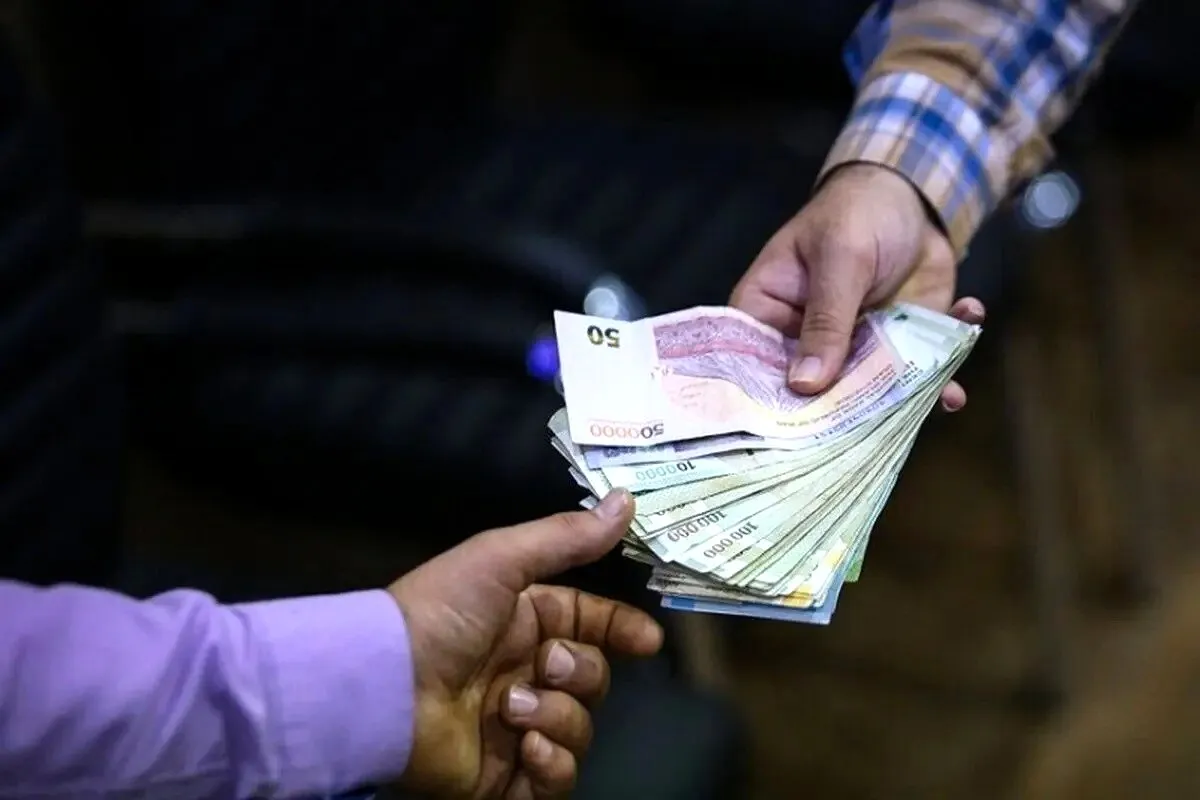 جزئیات تازه از مطالبات معلمان / پاداش بازنشستگان و معوقات رتبهبندی تعیین تکلیف شد