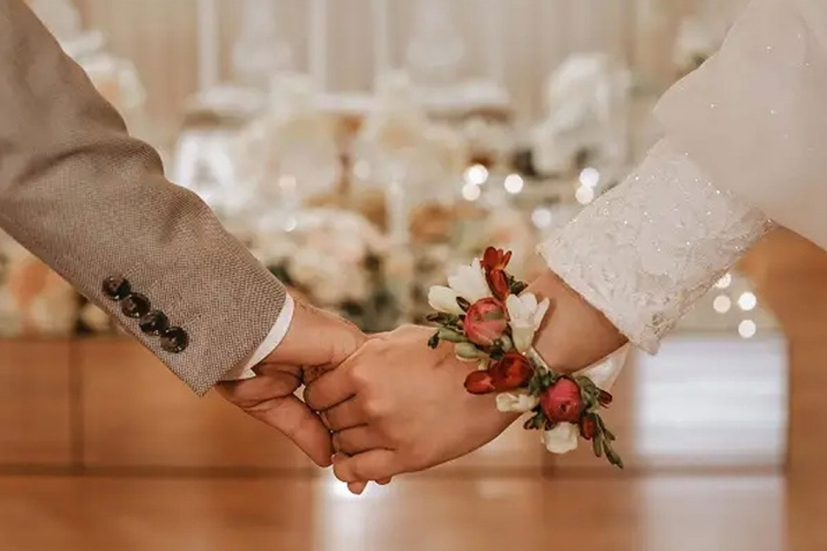 ژست عکس عروس و داماد در محضر